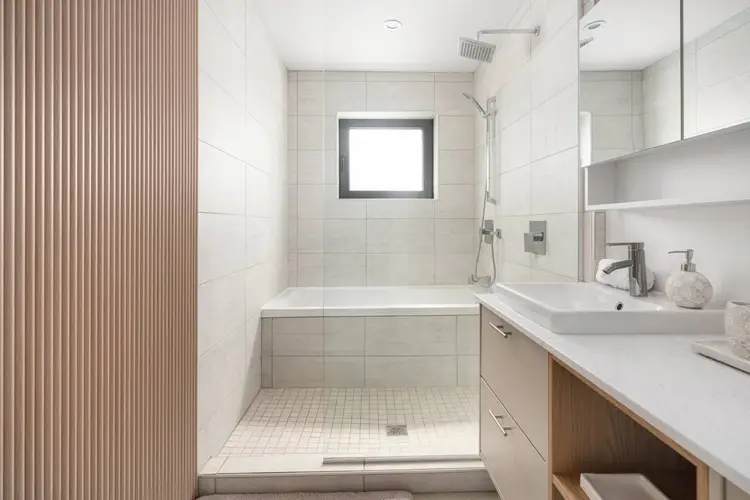 2BR Riverfront Condo | Private Jacuzzi | Garage | Laval