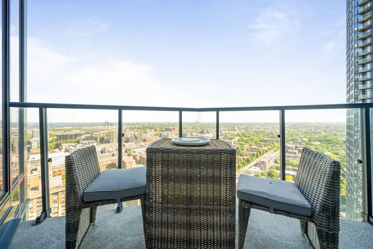 35th-Floor Suite | Tour des Canadiens 2 | Skybridge to Bell Centre | Panoramic Views