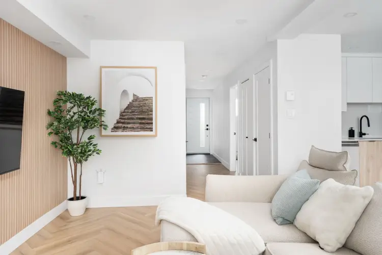 ✨ Renovated 1BR | Place Bell 5min | Laval