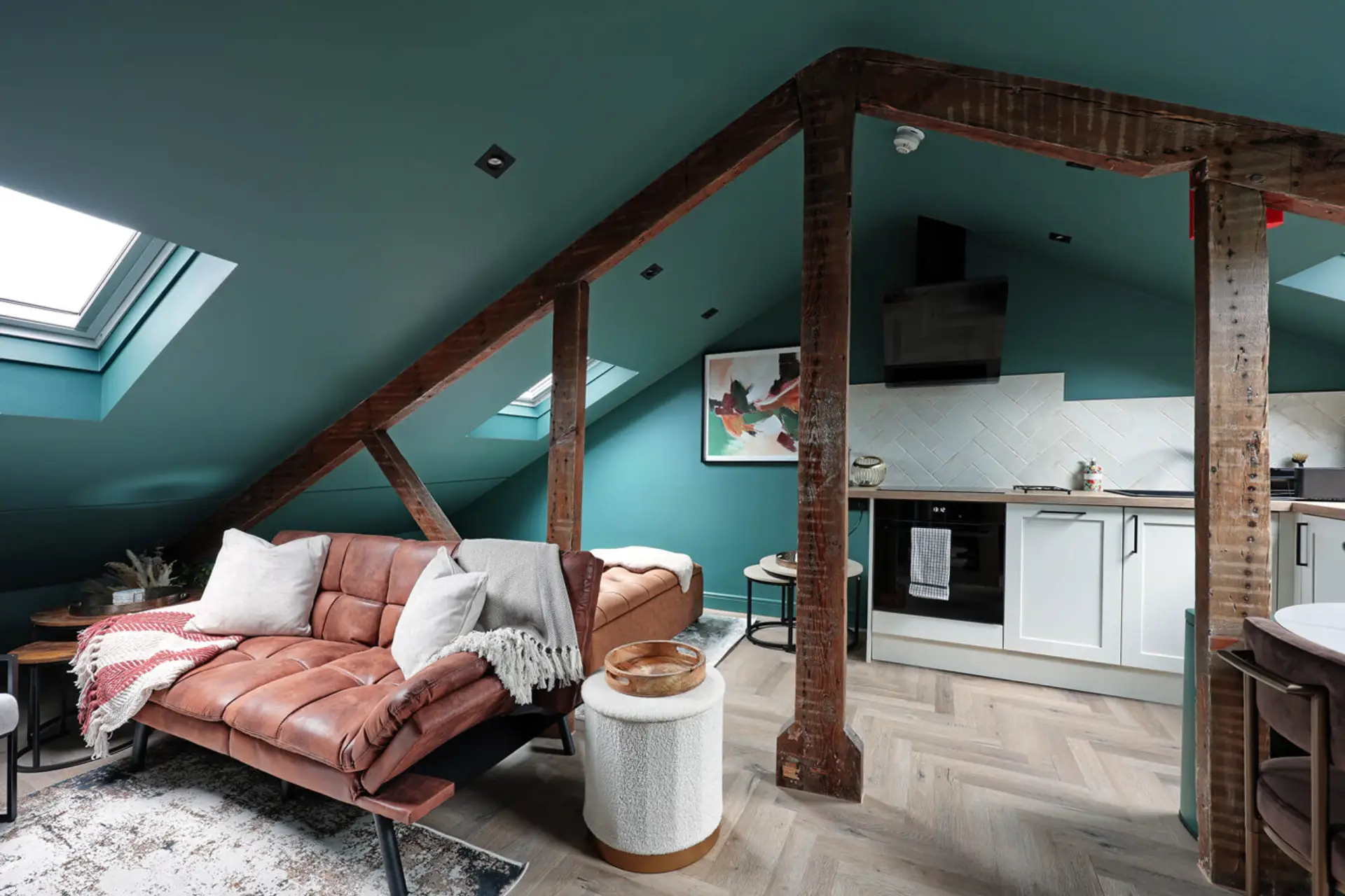 Kitchen / Lounge