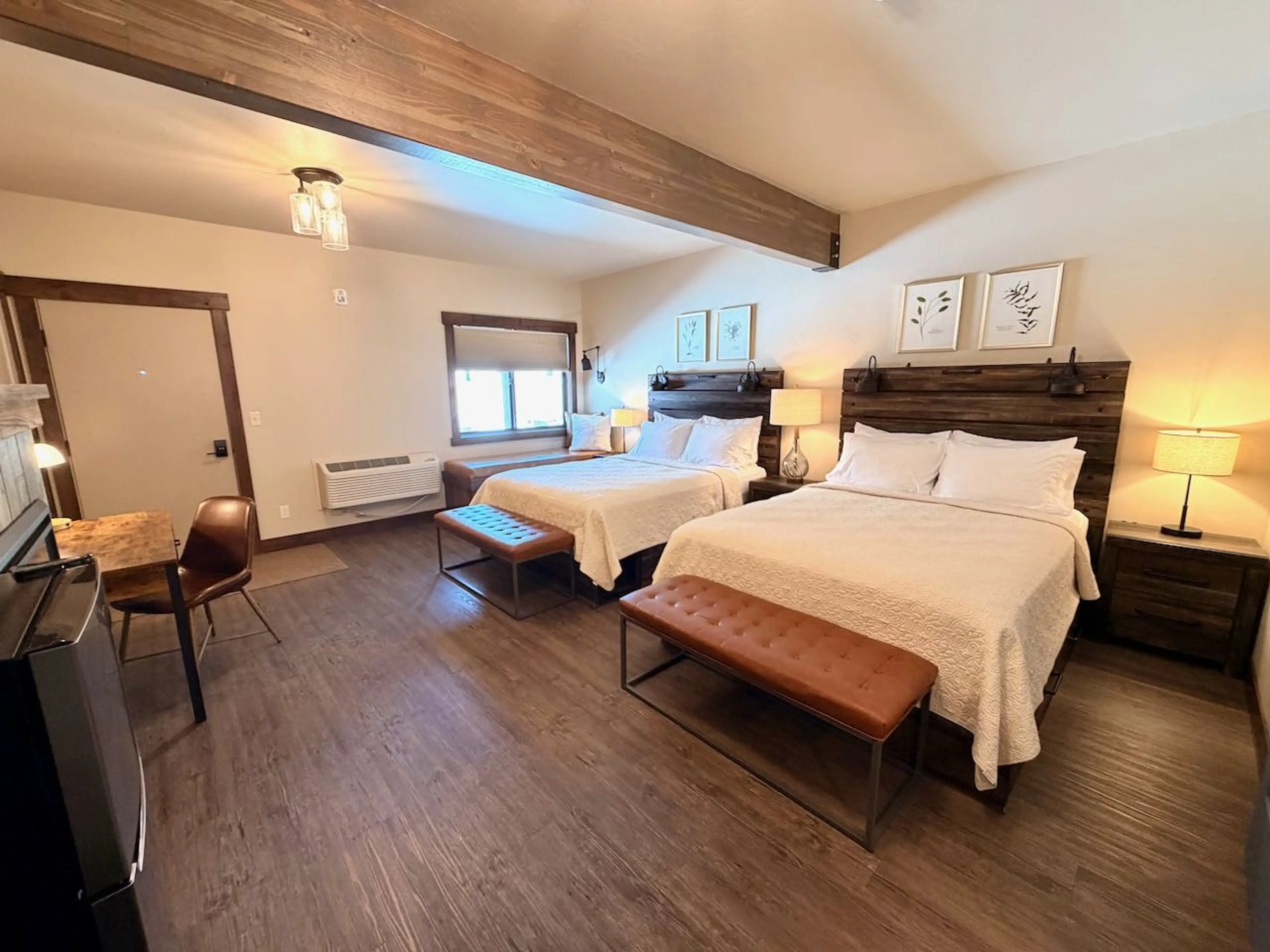 Spacious Guest Room - 2 Queen Beds