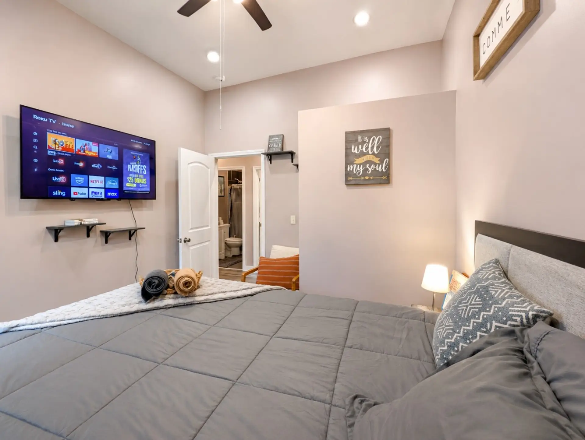 Sleep comfortably close to Downtown — Enjoy a private bedroom away from the shared spaces.