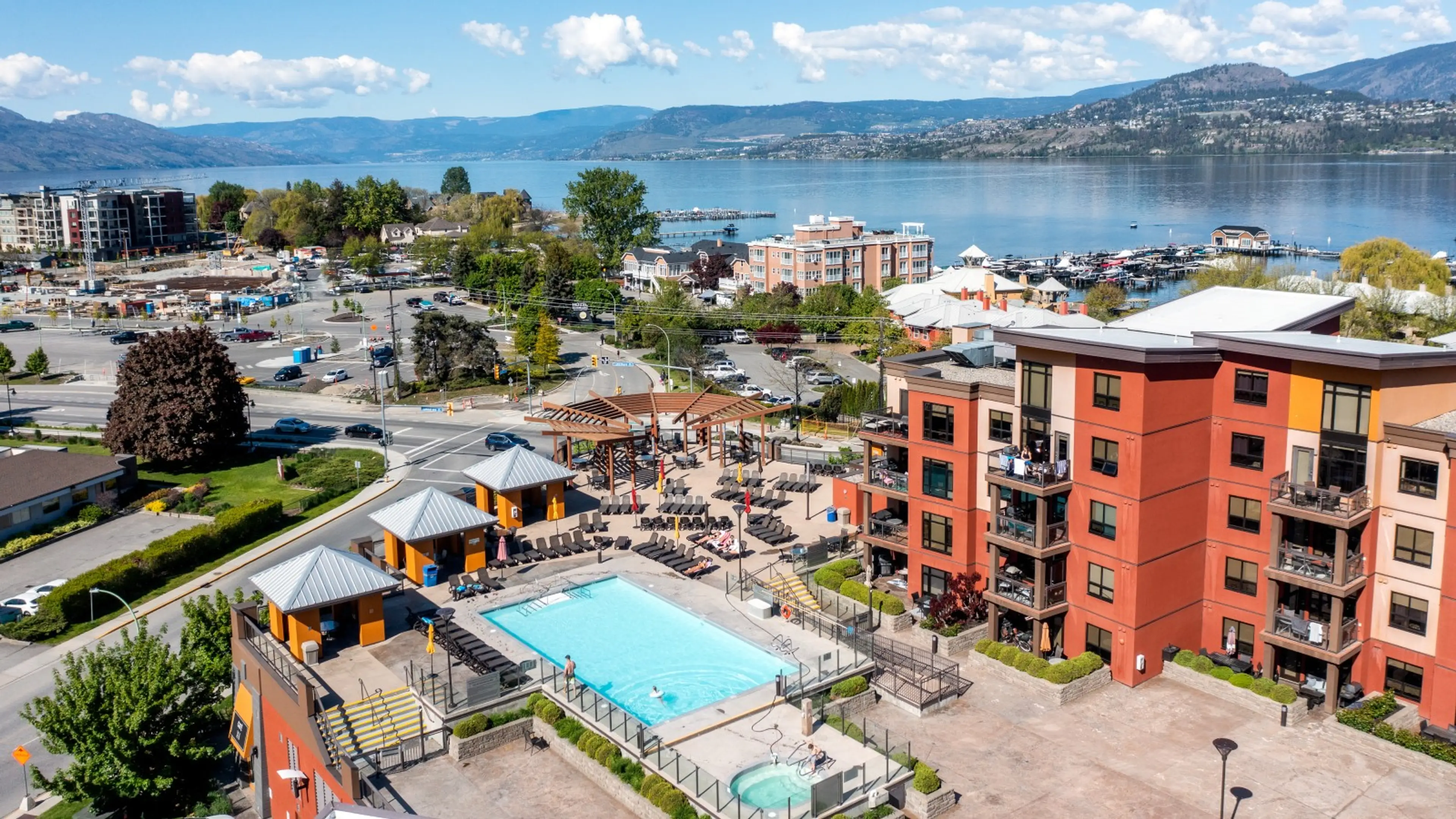 Playa del Sol Resort Kelowna (2)