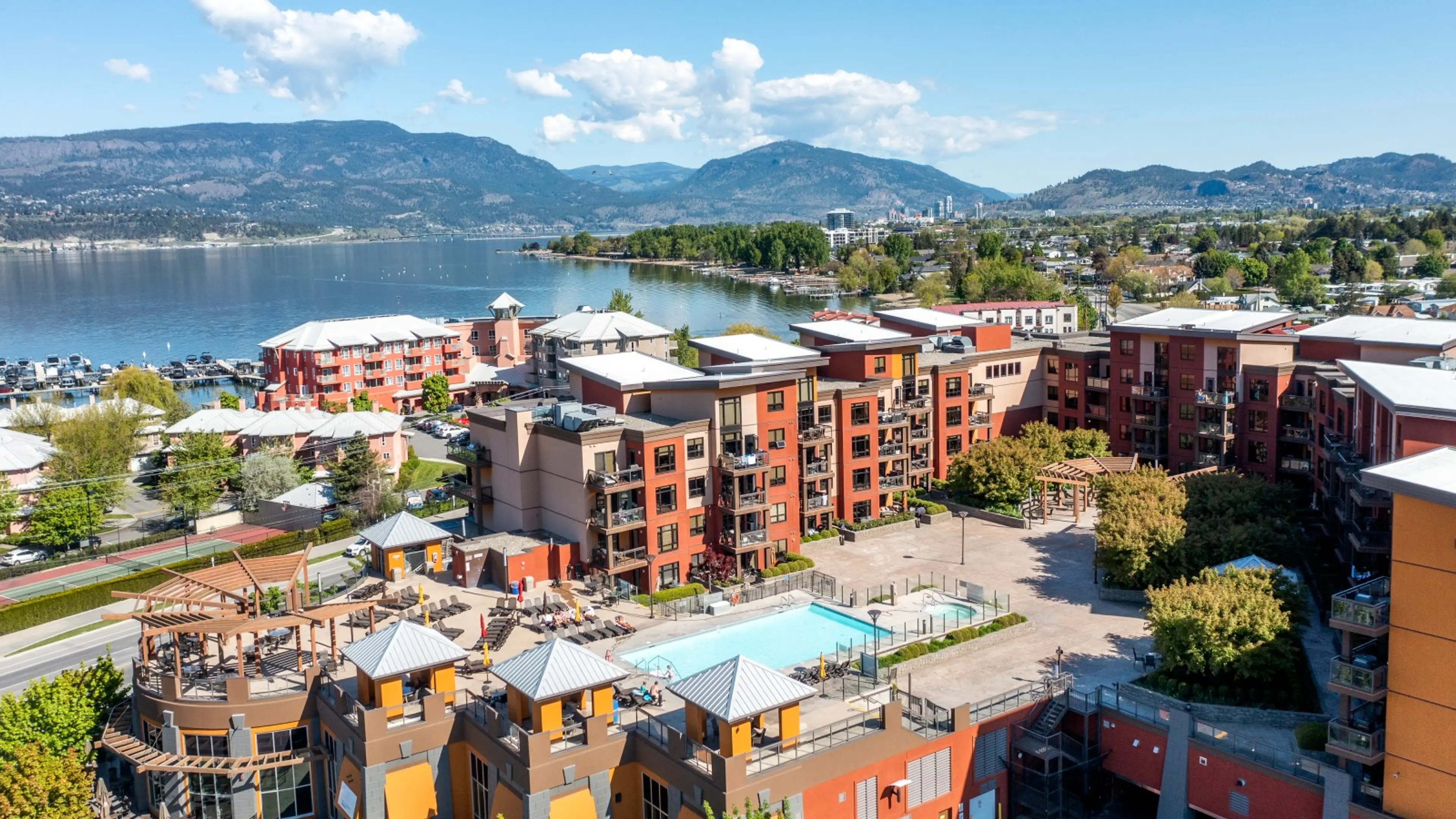 Playa del Sol Resort Kelowna (1)