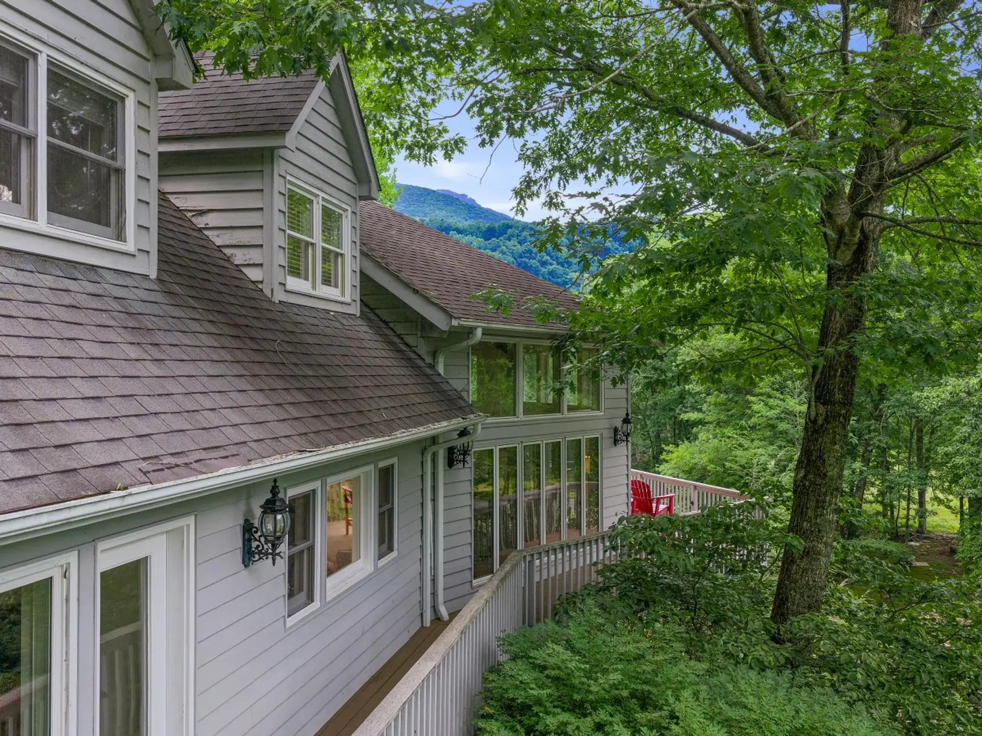 156-Signature-Lane-Burnsville-NC-28714-52