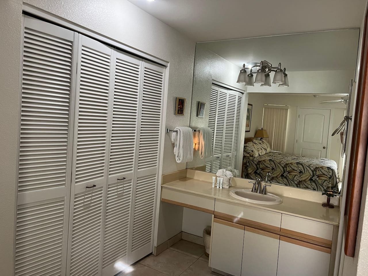 Amazing condo with pools and hotub across from the - Image 4