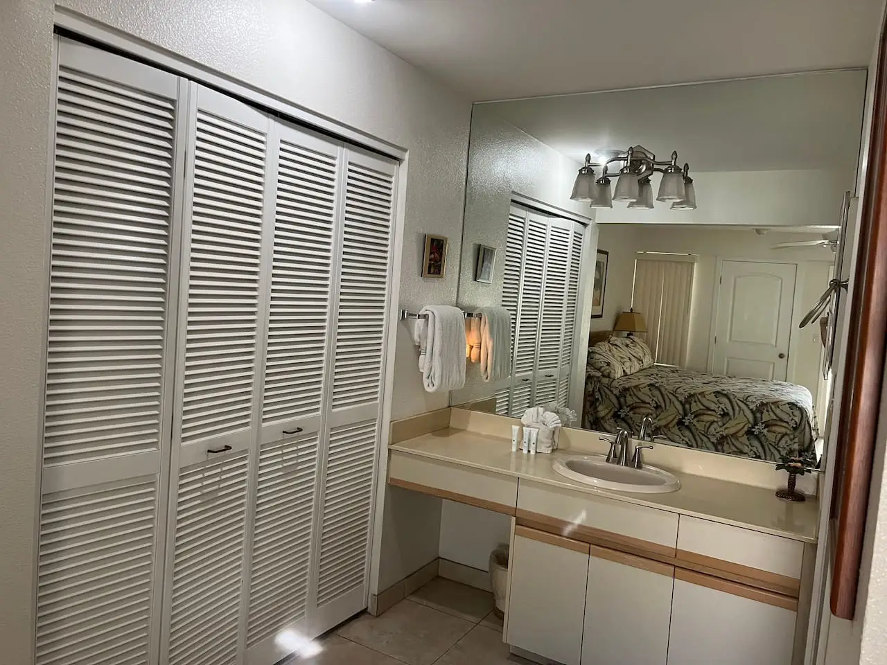 Amazing condo with pools and hotub across from the - Image 4