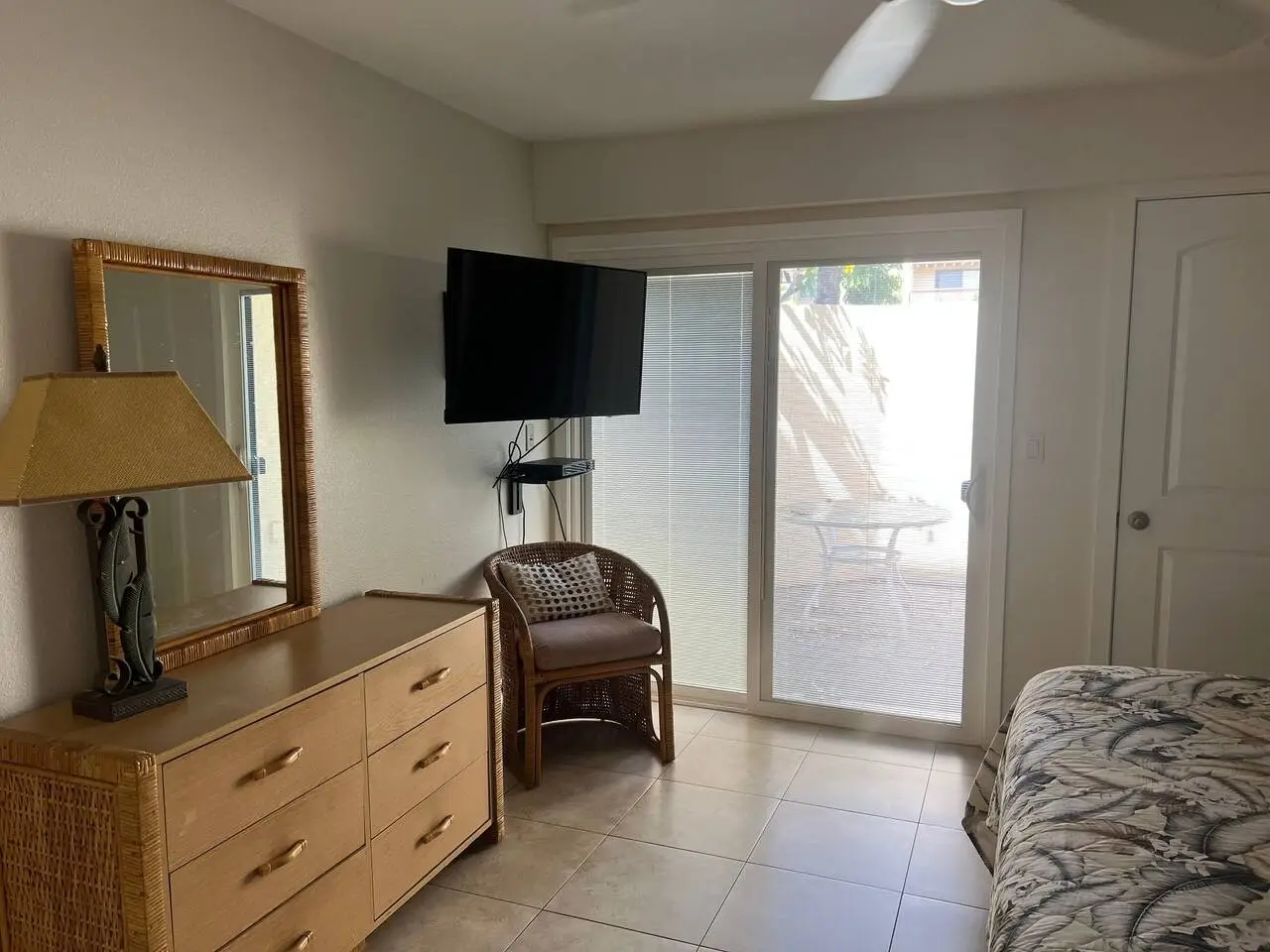 Amazing condo with pools and hotub across from the - Image 14