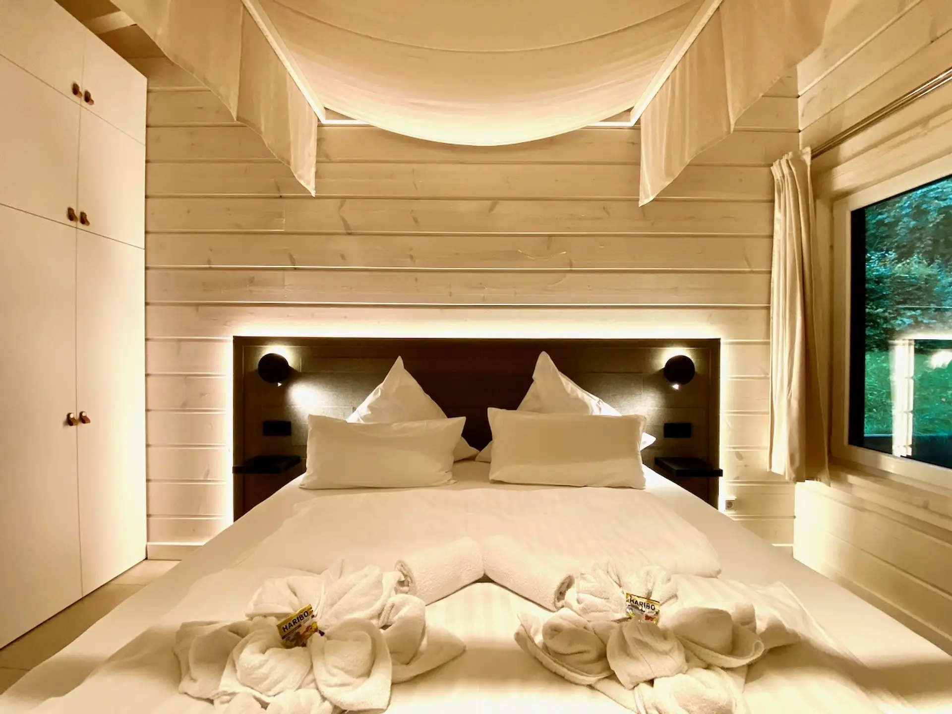 (1)Bedroom_Blockhaus