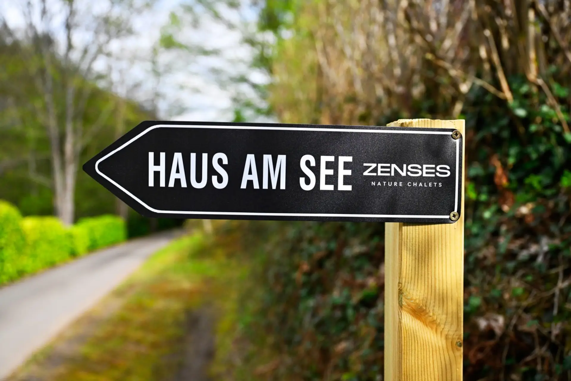 ZENSES CHALETS 139 Haus am See 2026 © 007-0815-Styler low
