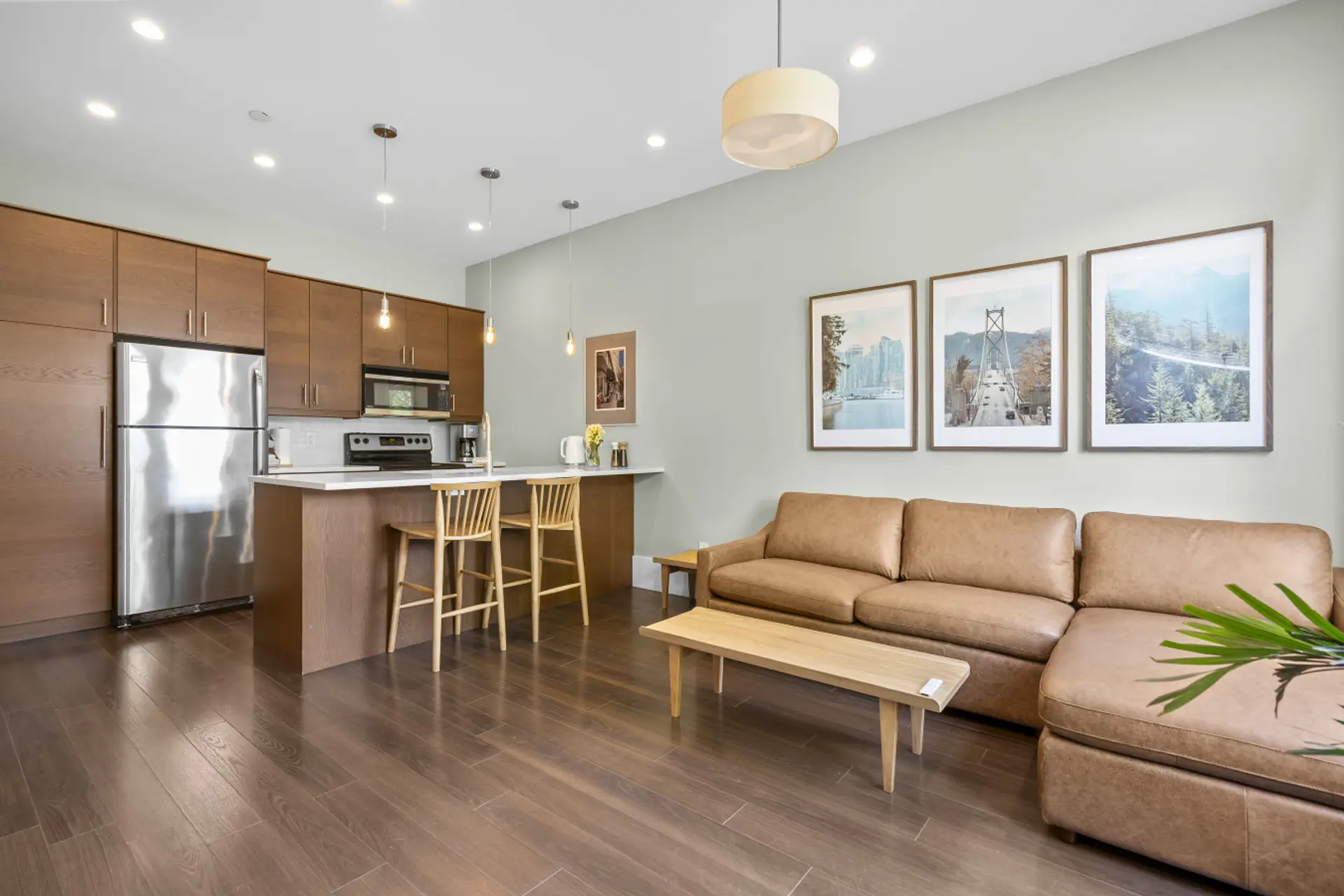 Enjoy seamless hangouts with stylish decor and a view of Vancouver's stunning skyline!