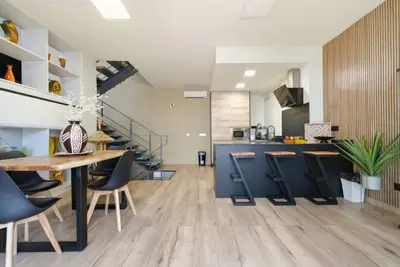 Loft de lujo | Cerca del aeropuerto | parking — foto 5