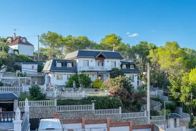 Villa 16 pax | Piscina | BBQ | A 17 min de Sitges — foto 2
