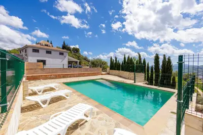 Villa con piscina privada| Parking gratis| 18 pax — foto 3