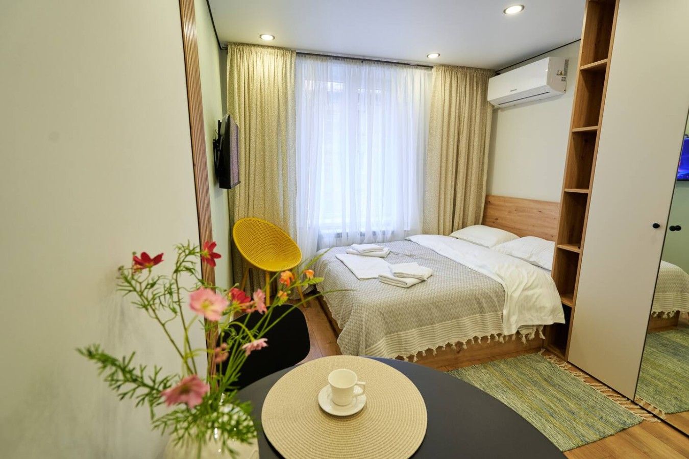 Central Cozy Studio • WiFi, AC, Self Check-in