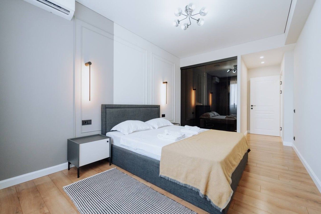 1BR + Workspace • Park View • Elevator