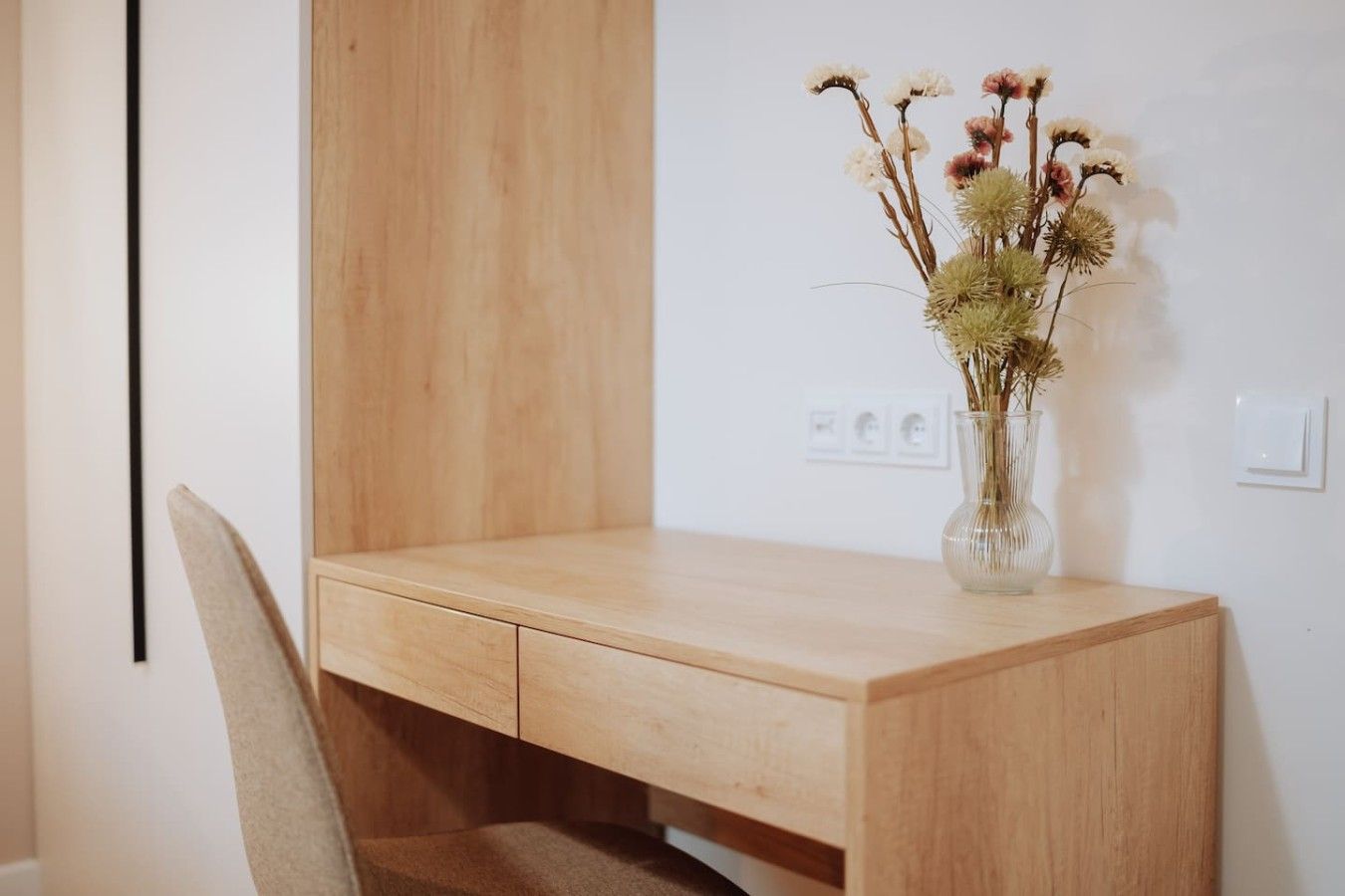 1BR near UNIC, Ultra Central – Fireplace & Balcony