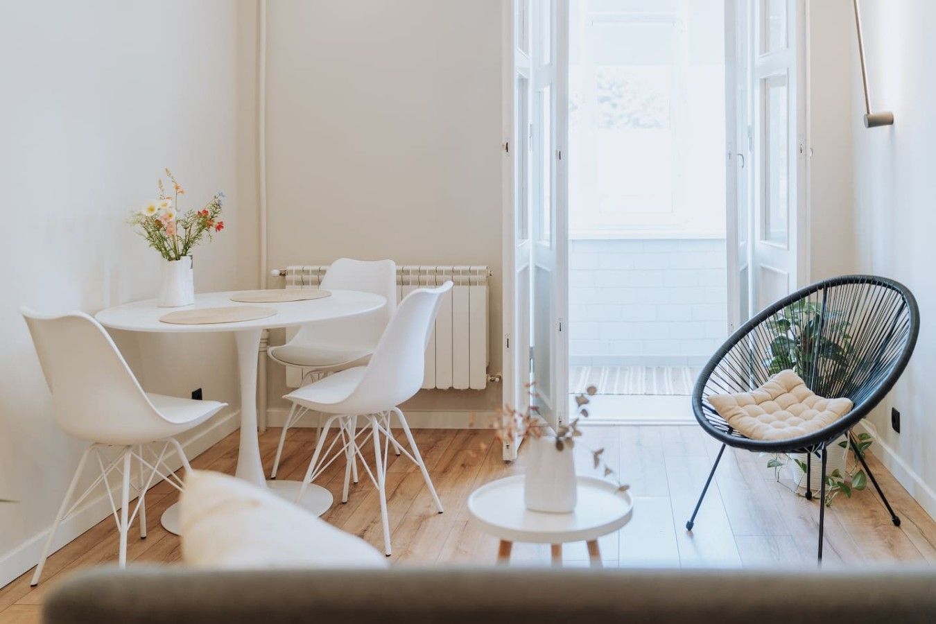 Stylish Balcony Apt on Stefan Cel Mare Blvd