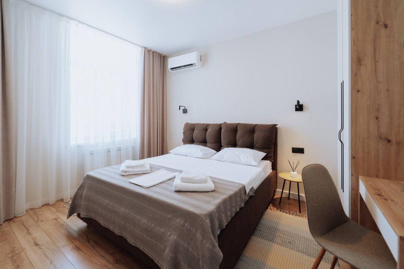 Stylish Balcony Apt on Stefan Cel Mare Blvd