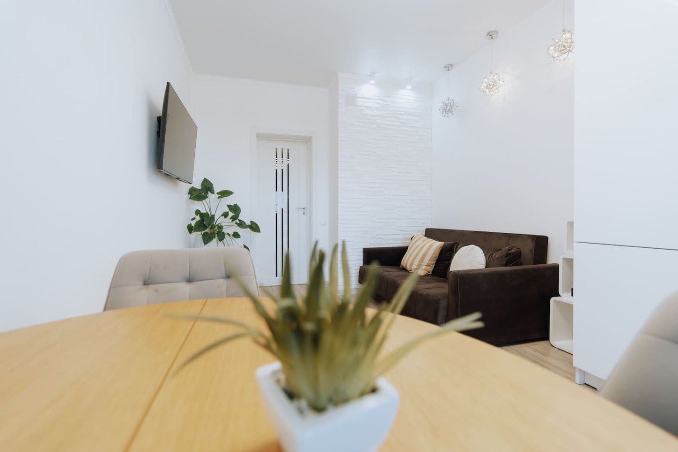 Modern 1BR | City View | Self Check-in | New Bldg