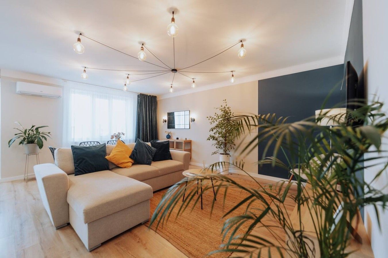 Luxury 2BR Flat| Sauna & Living | Cathedral Nearby