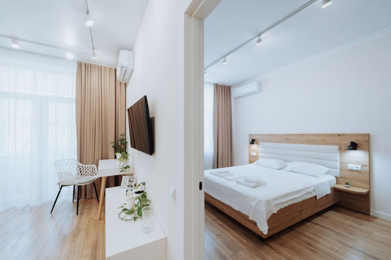 Stylish 1BR on Stefan cel Mare – Balcony & View