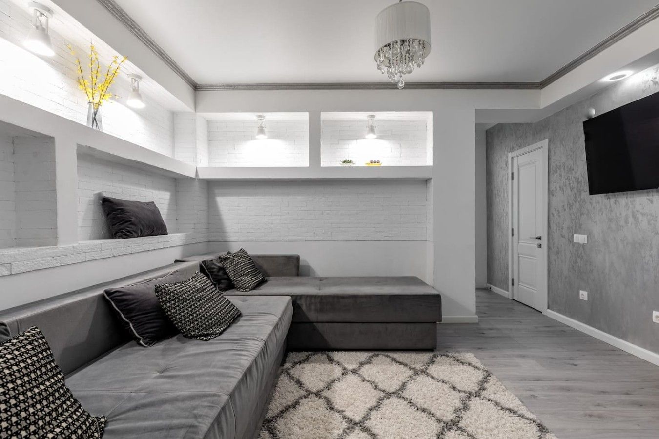 Spacious 2BR | 9th Floor View | Bright & Modern