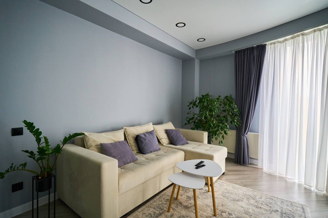 Modern 1BR | Balcony | in Center by Torro Mall