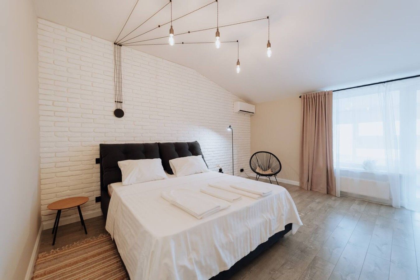 Cozy Botanica Retreat • Balcony & Comfort