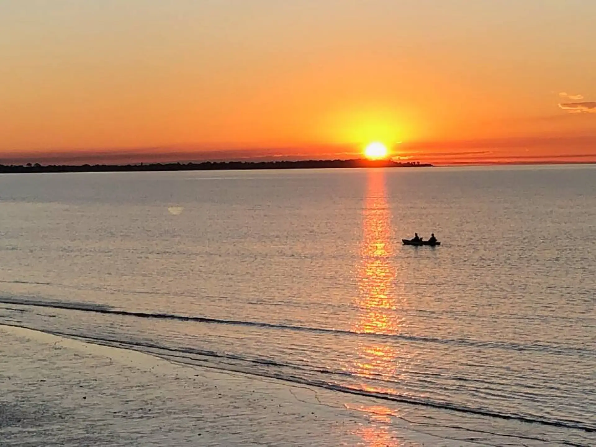 Only 450m to the esplanade and the most magnificent views of the sunset.