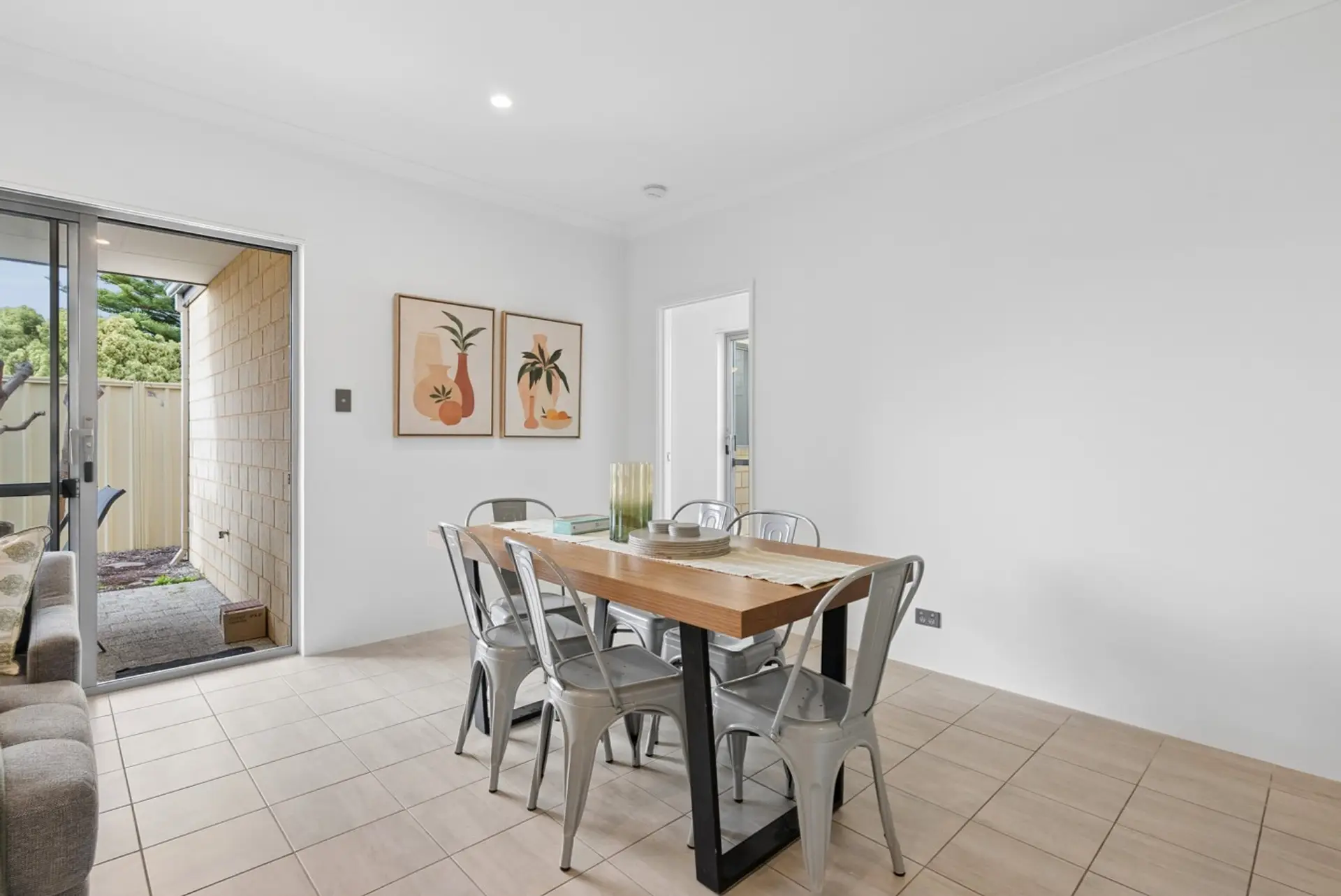 Dining Area (1)