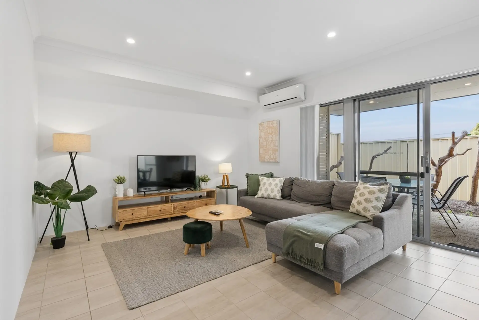 Living Area (2)