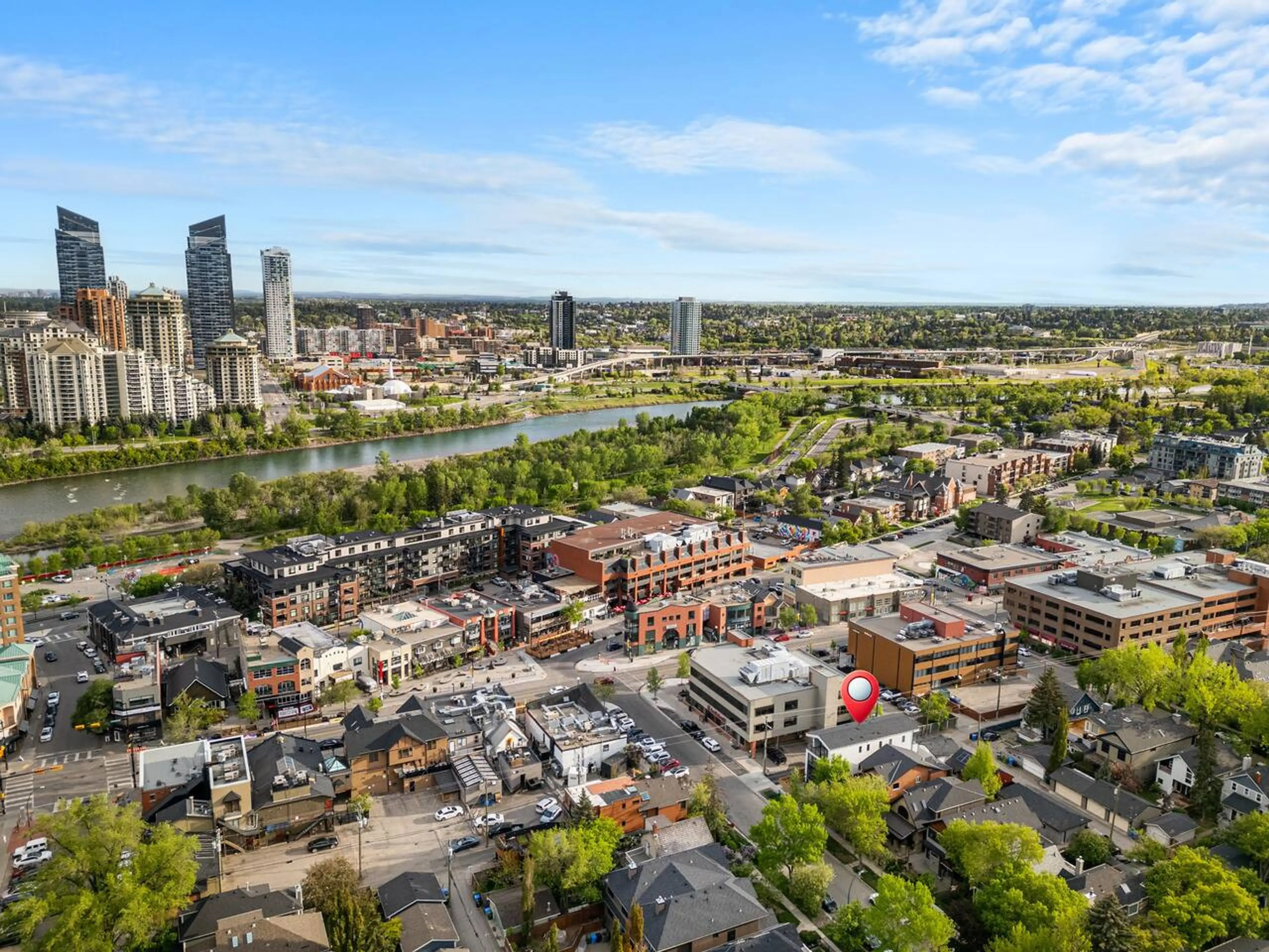 Exterior of La Petite & surrounding Kensington neighbourhood.