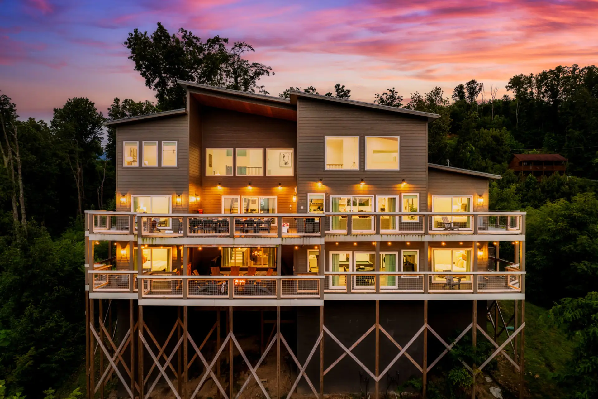 2 spacious decks with something for everyone!