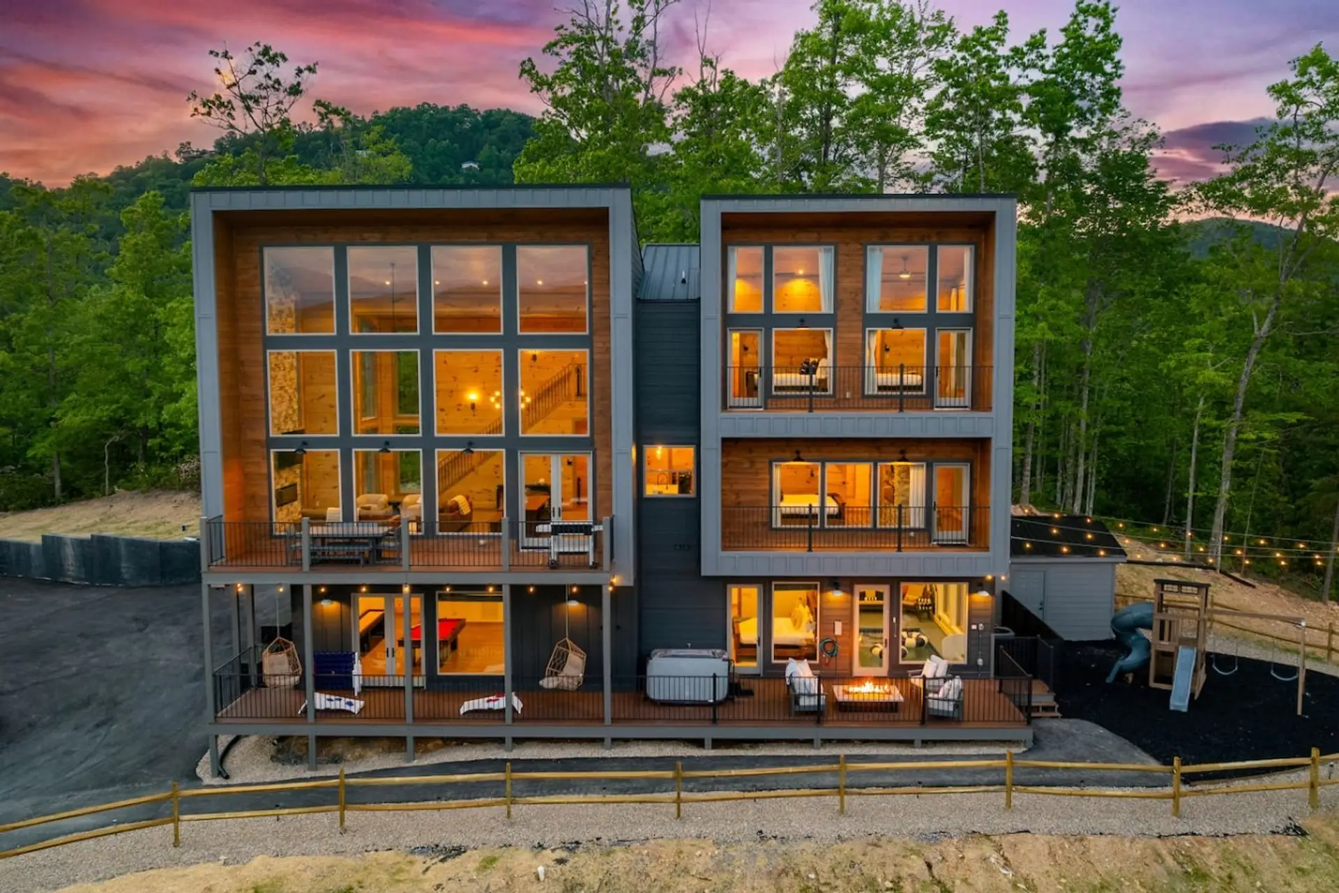 Welcome to Fool's Gold - your ultimate Smoky Mountain getaway!