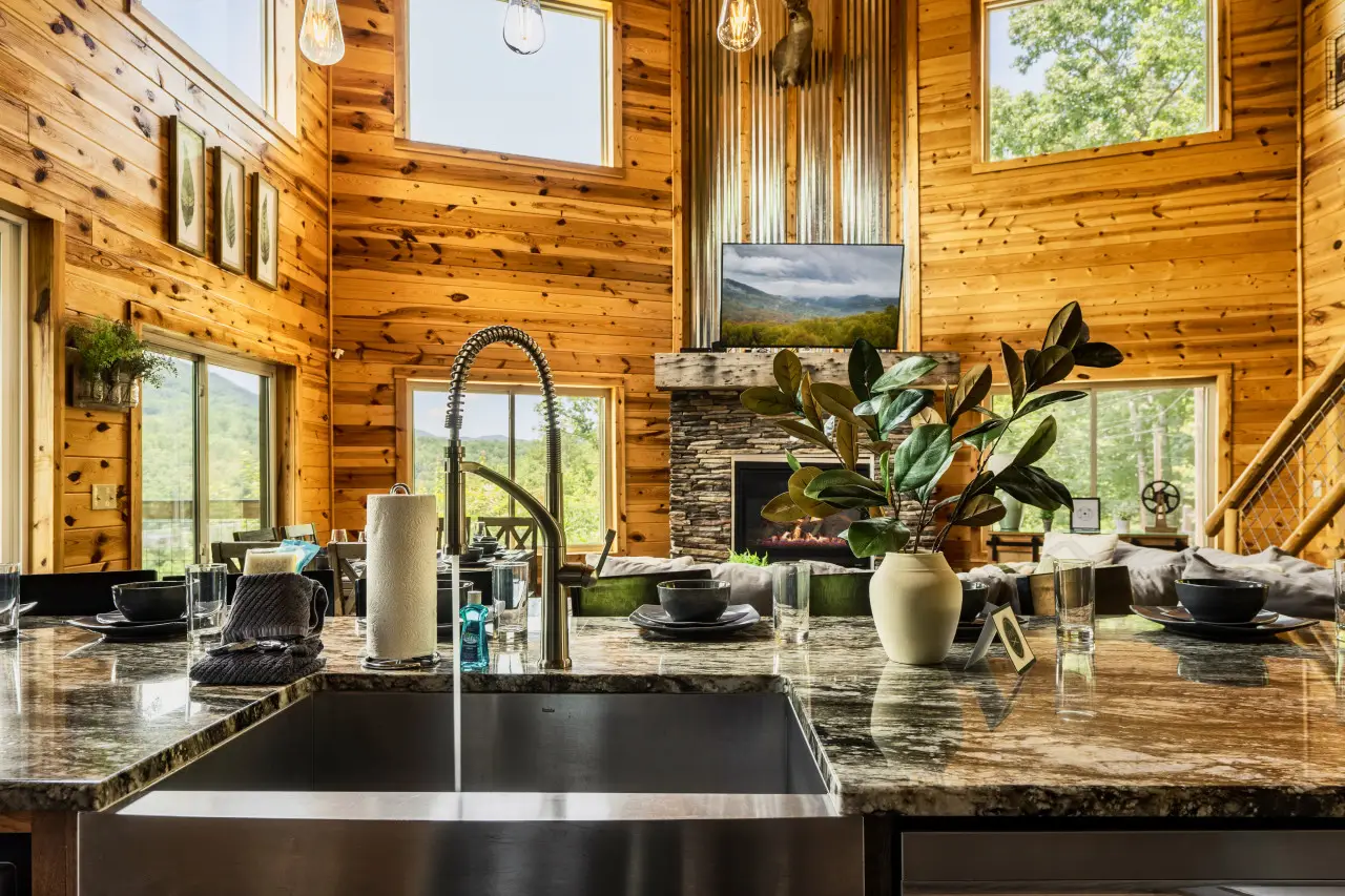 YARD/Hot Tub/Game Room/Theater/VIEWS/Fire Pit - Judy Top Lodge
