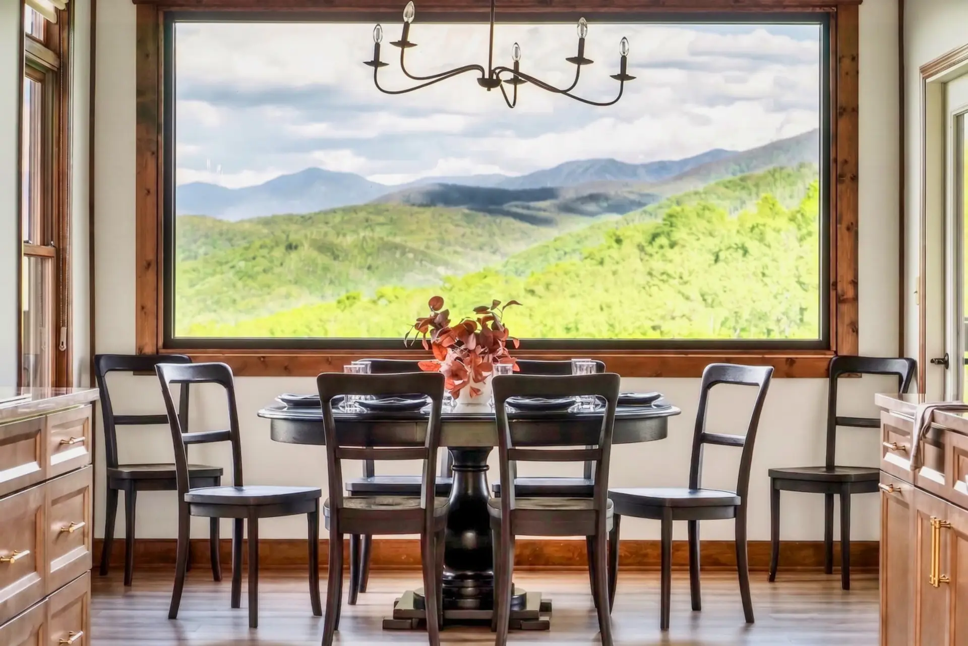 The most incredible views as soon as you walk in!