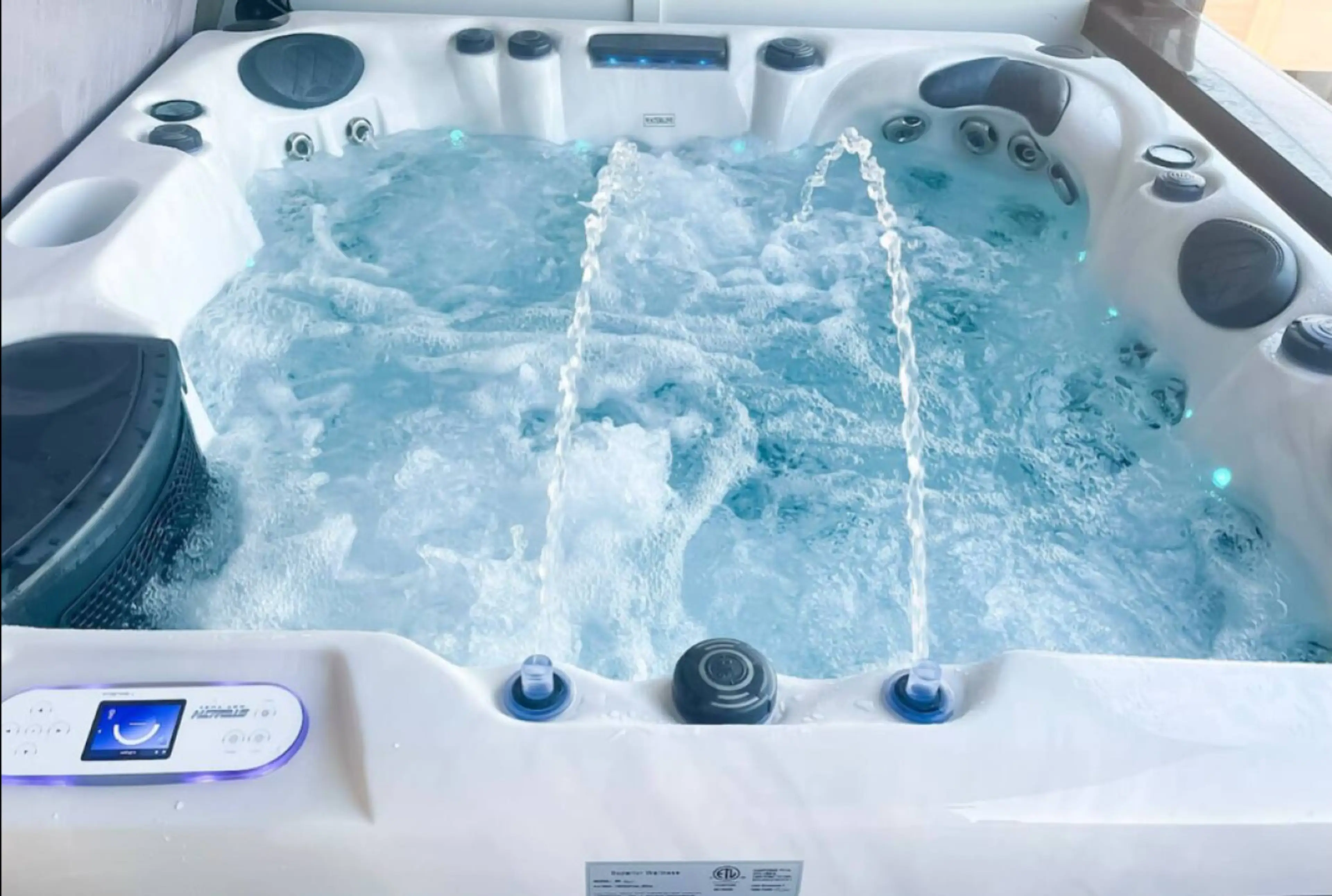 Fully customizable jets for the ultimate spa experience