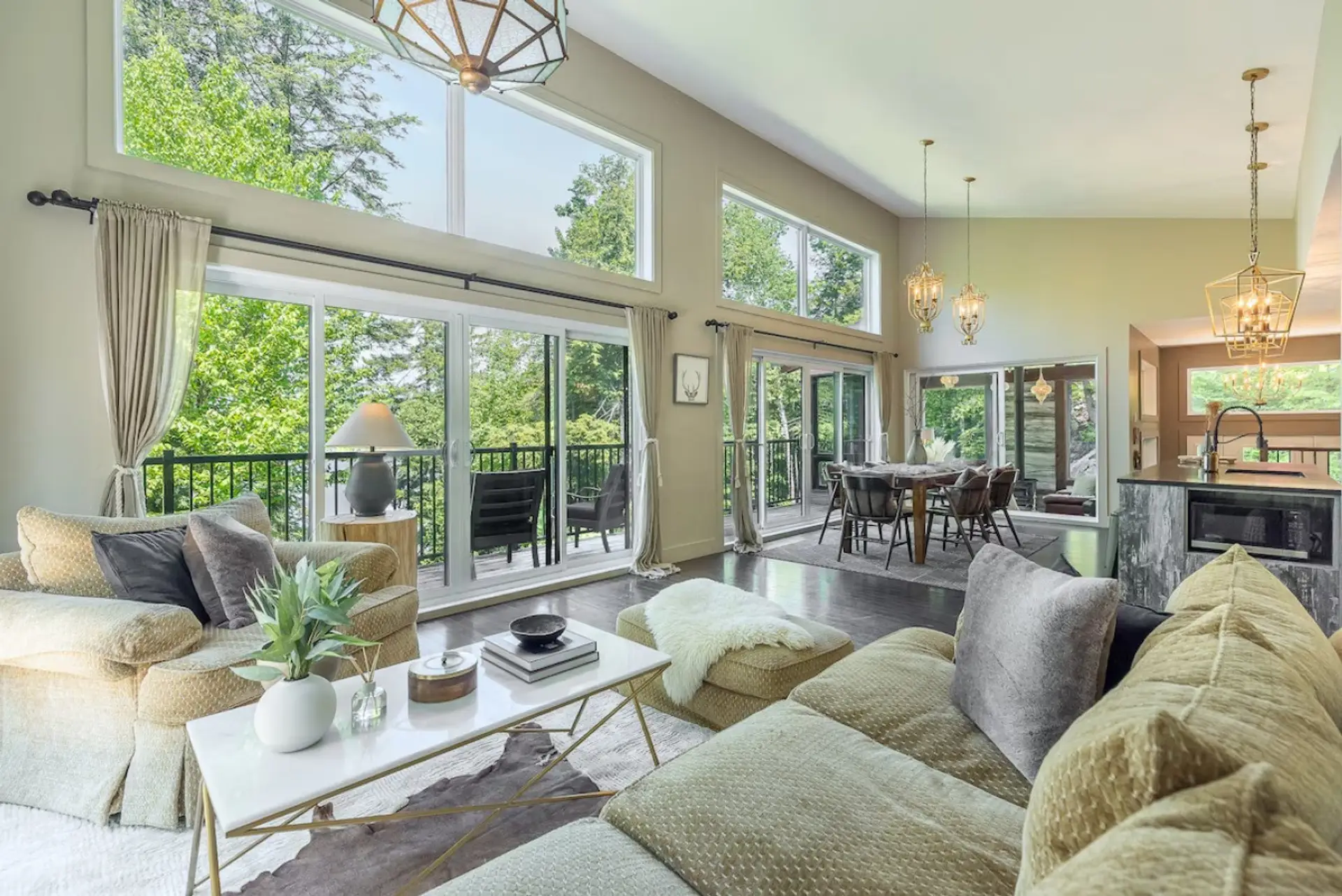 🏡 Main Living Room Warm, open, and inviting. Perfect spot to rest and relax.