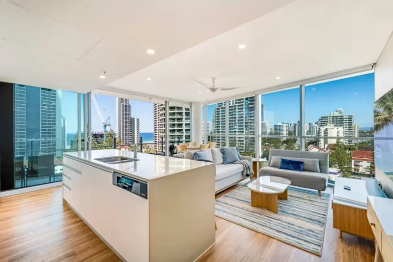 Surfers Paradise - 2 Bed + Great Views + Pool ,  holiday rental in Surfers Paradise