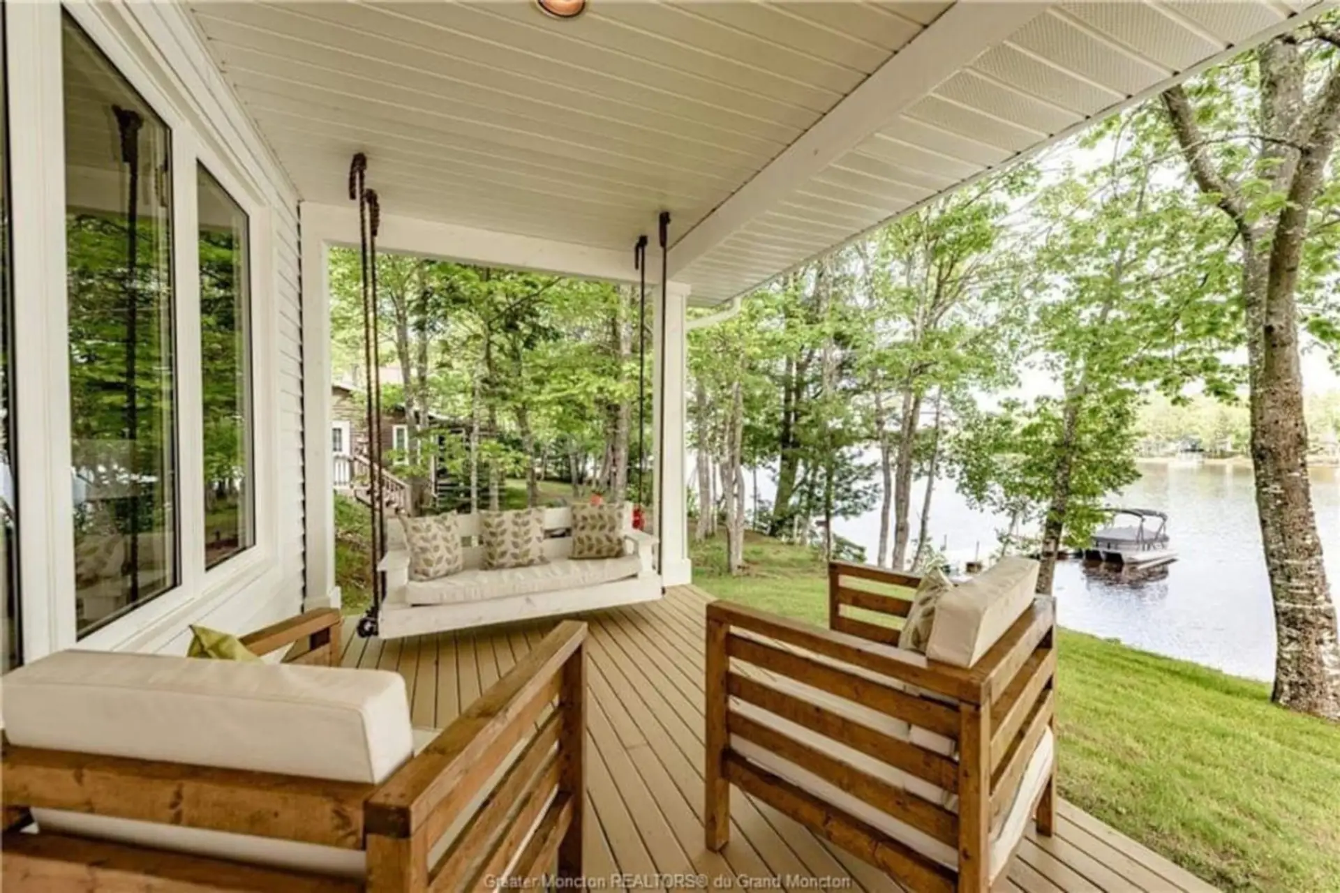 Relaxation area with splendid view of the river