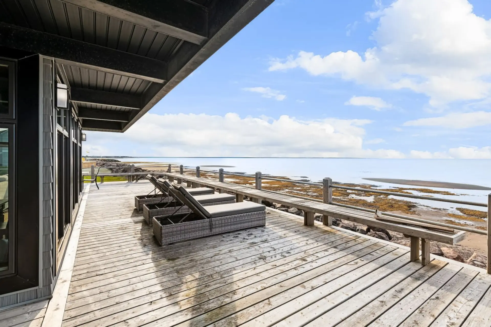 Ocean viewing loungers