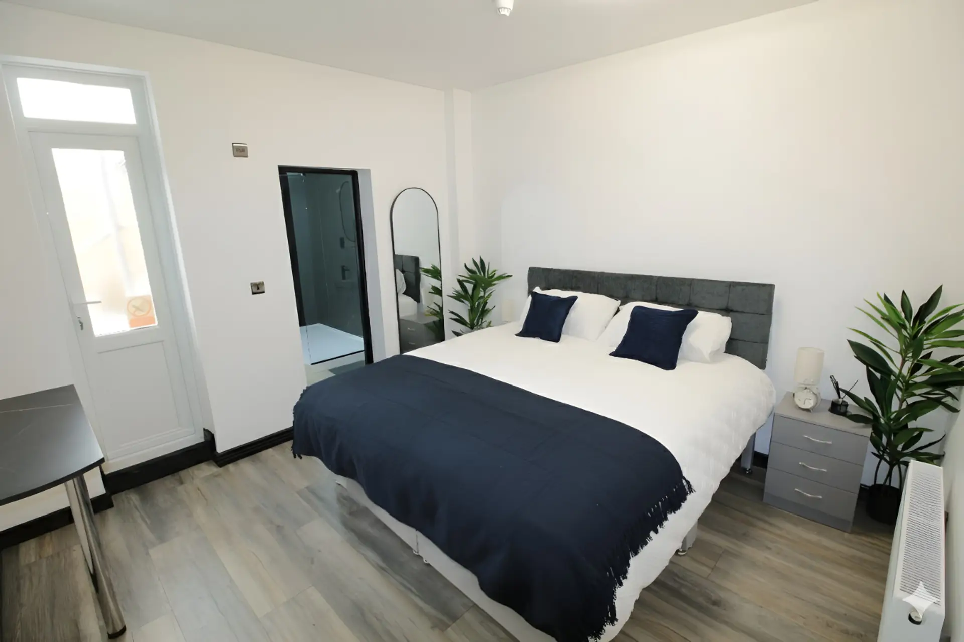 Extra King Side Bed