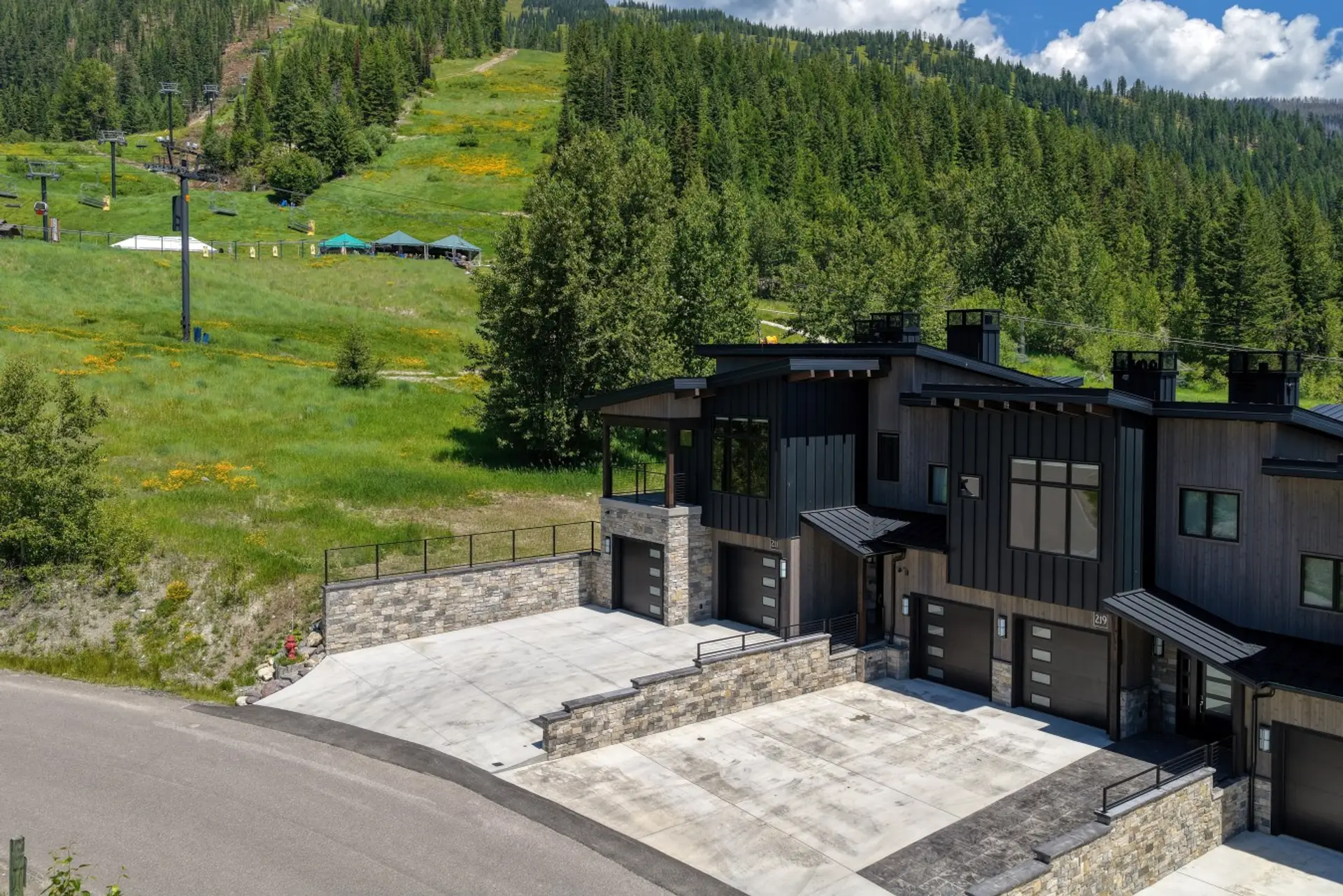 3Bed 4Bath Mountain Retreat