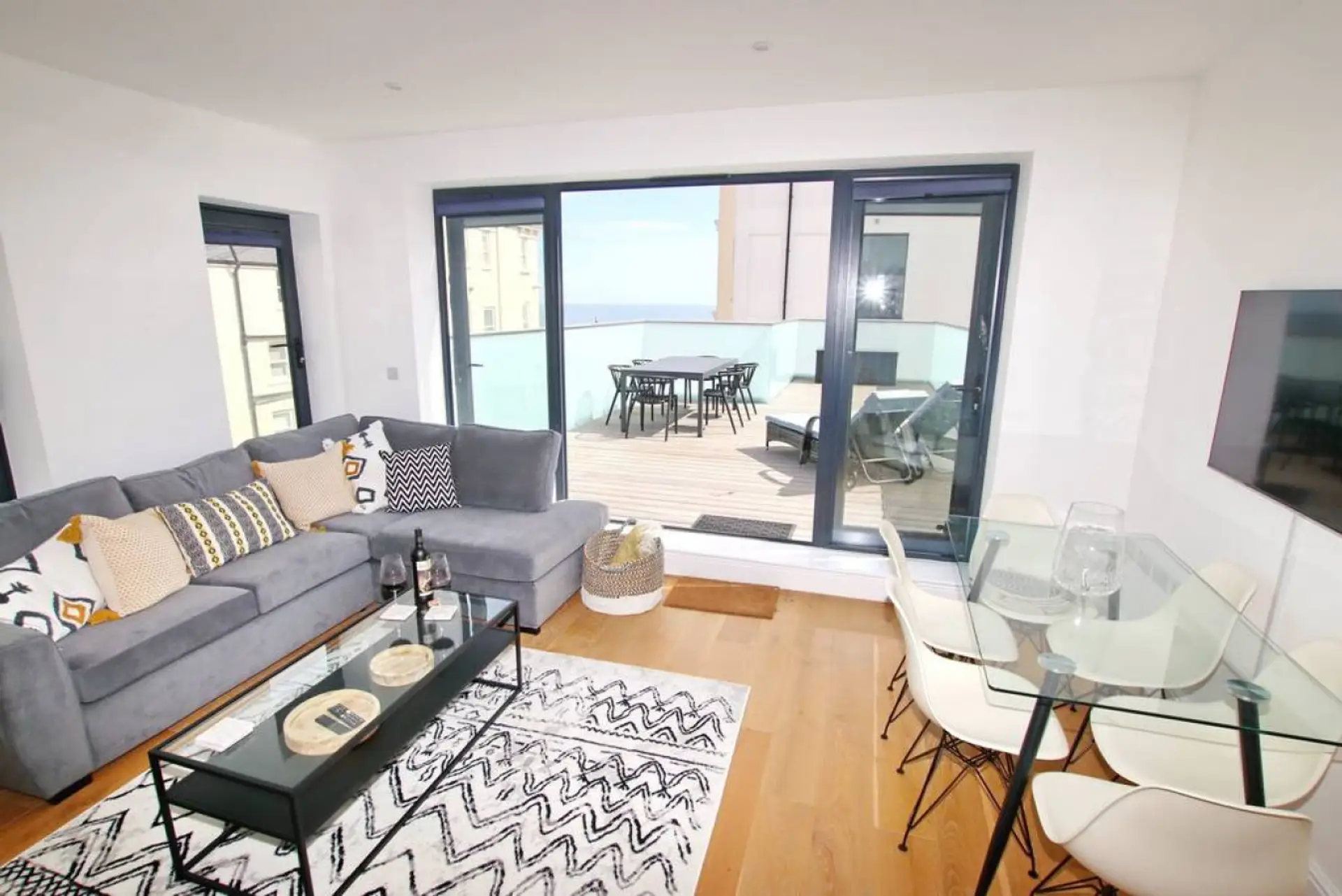 Open the doors and enjoy seamless indoor-outdoor living.