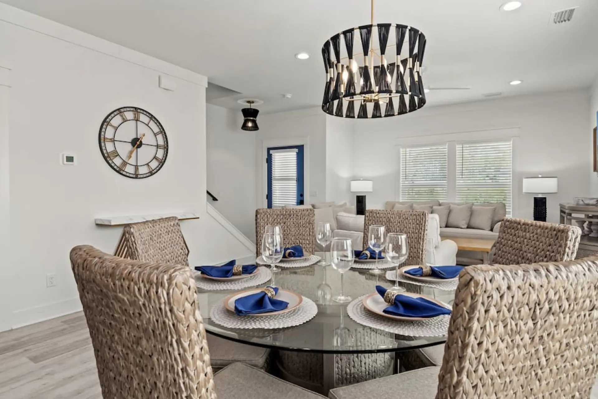 Dining table seats 6 and bar seating for 4
