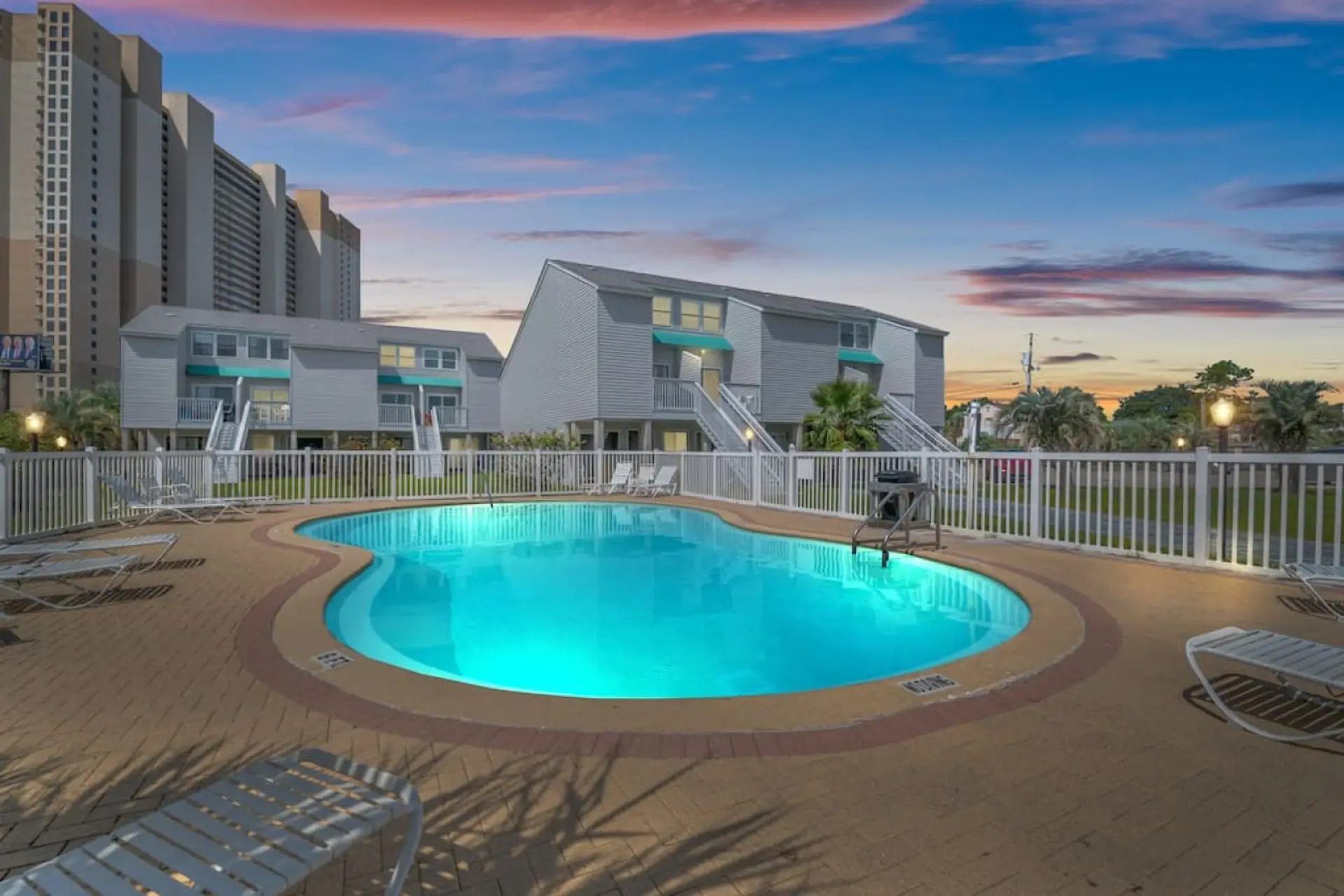 Embrace luxury & sunset splendor; every evening is a picturesque escape!