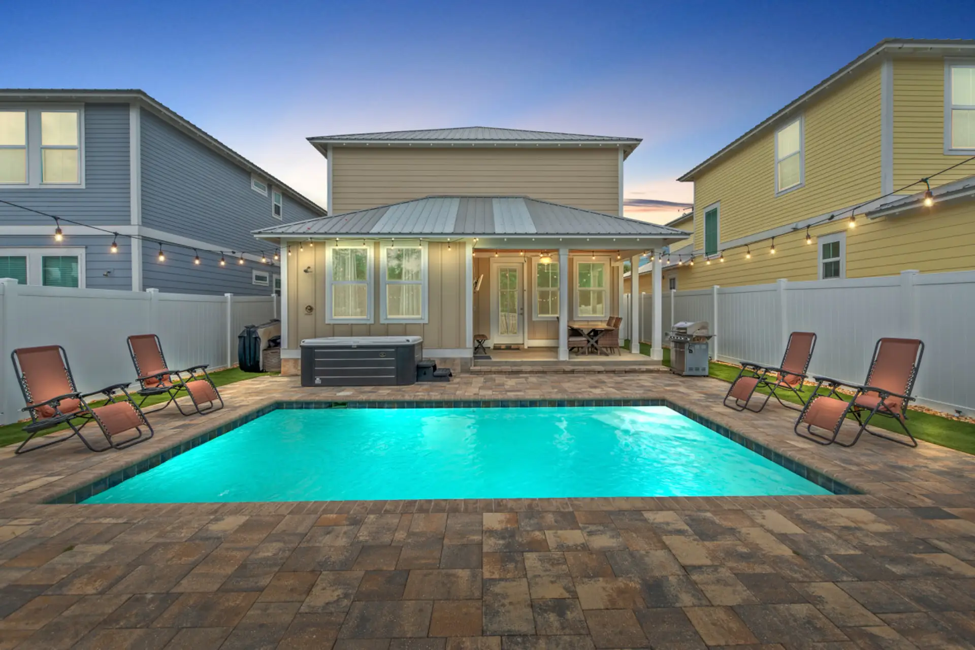 Amazing seasonally heated pool under the stars & Edison lights