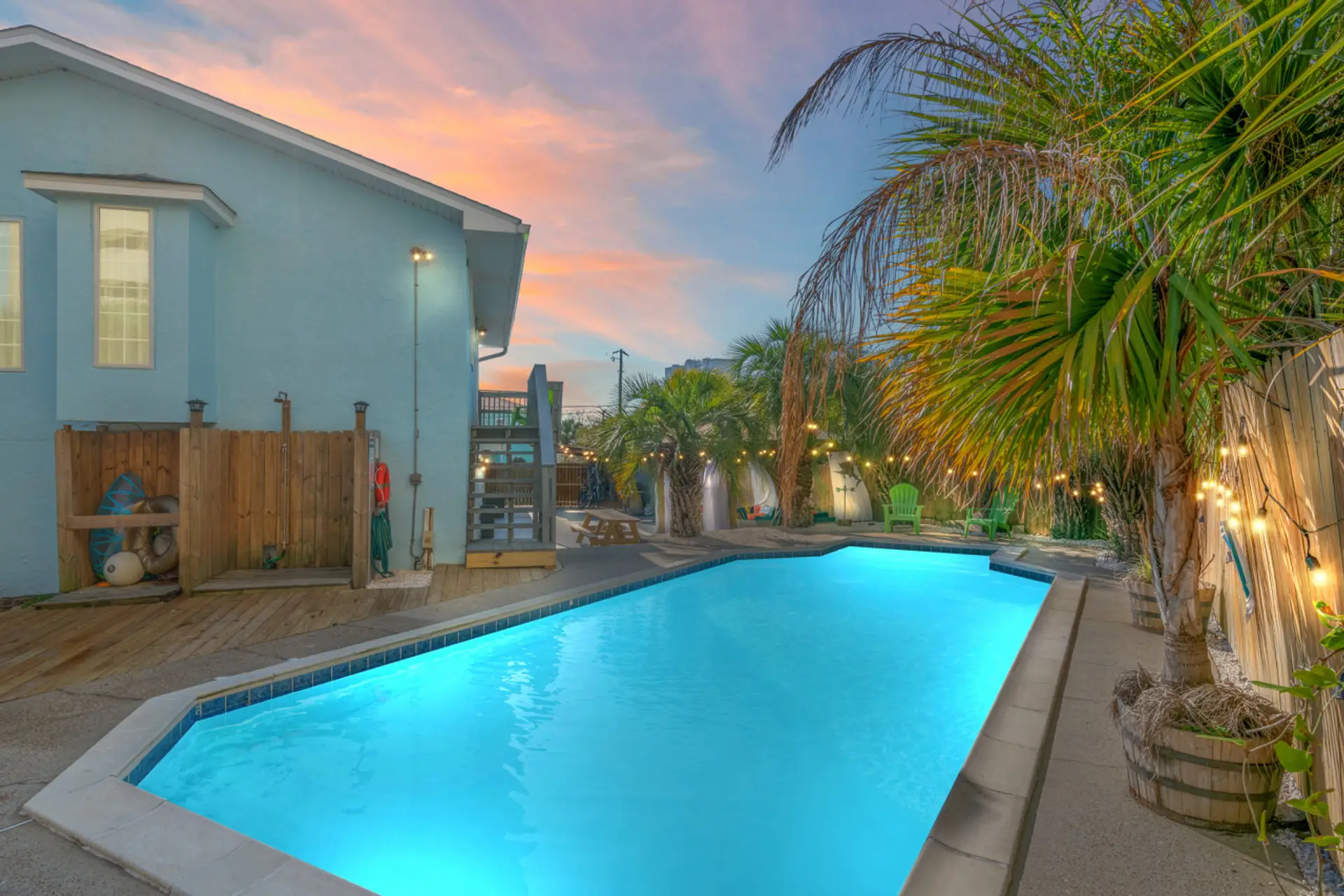 Enjoy the stunning sunset in the private pool Oasis!