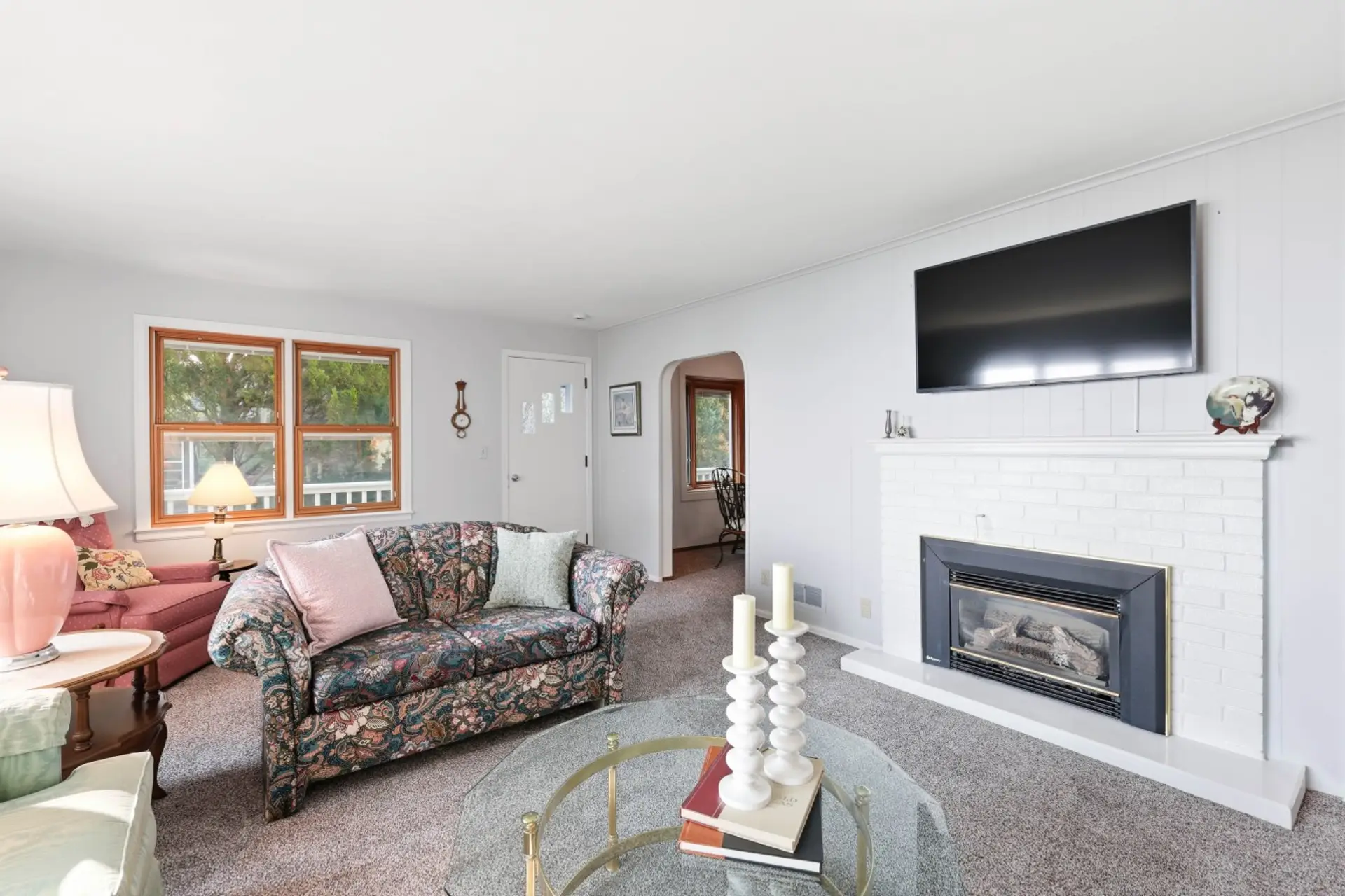 02-2332 Hickory Lane-2